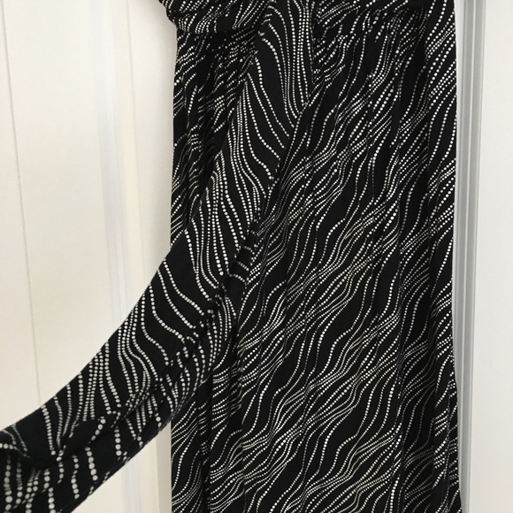 EXPRESS black and silver dress - Picture 2 of 7